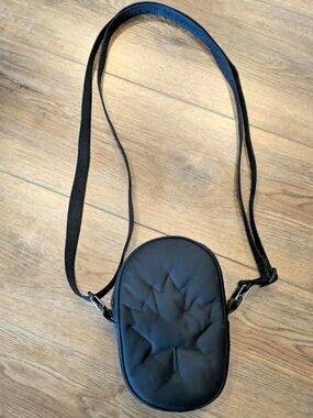 Lululemon Future Legacy Crossbody Belt Bag Black Travel Athleisure Team Canada
